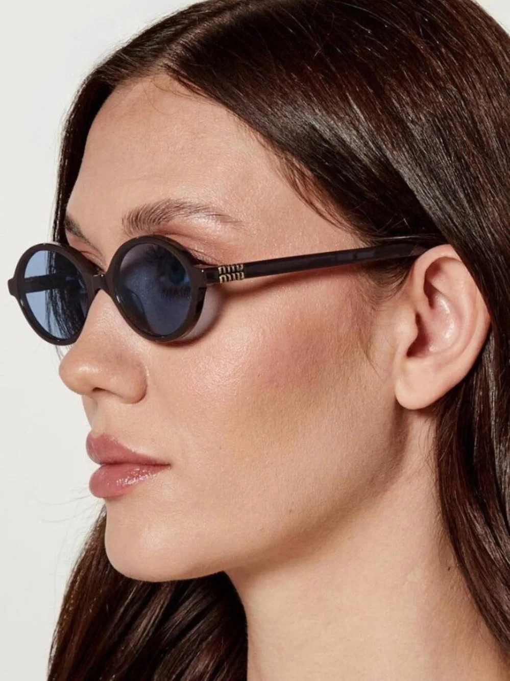 Black Oval Women's Sunglasses - Sleek Modern Style